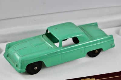 Coche de juguete modelo Ford Thunderbird 1955 verde azulado Chicago Tootsie Toy Toy de colección Foto 1 de 4