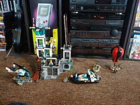 LEGO City Prison Island set 60130 complete 1 Broken Clip 2 Peeling Stickers