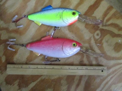 Lot of 2 Giant Mann's Stretch Plus  Imitator Trolling Lure Model SP18-5 & SP18-4 - Image 1 of 4