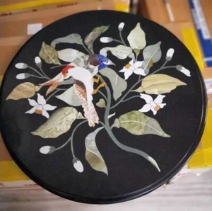 Mesa de centro redonda negra de mármol de 12"" con incrustación de malaquita diseño de pájaro antiguo - Imagen 1 de 8