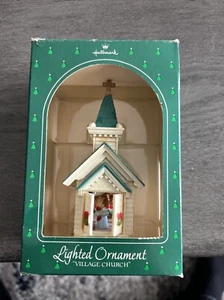 Vintage Hallmark Decorazione Natalizia Villaggio Chiesa -senza Luce- 1984 - Foto 1 di 6