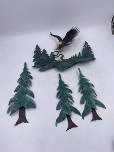 4 Stück Metall Wald Bäume und Adler Wanddeko verblasste Farben - Bild 1 von 15
