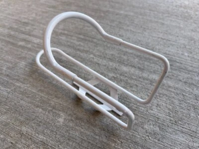 Jaula para botellas de agua de aleación ligera Blackburn | Blanca / Hecha en EE. UU. / EXC Foto 1 de 4