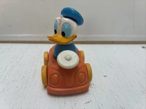 DE COLECCIÓN DISNEY DONALD PATO EN COCHE ILLCO PLÁSTICO COCHE JUGUETE - Imagen 1 de 5