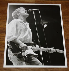 BRYAN ADAMS VINTAGE ORIGINAL NEWSPAPER PRESS 1980s PHOTO W/ REAR CREDIT STAMP 5 - Picture 1 of 3