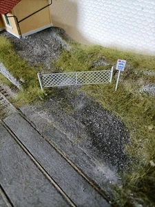 Cancello Fs Per Plastici E Diorami Ferroviari - Foto 1 di 2