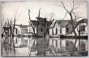 Cartolina d'epoca Aurora Indiana IN Flood 1937 case a Broadway Street View disastro - Foto 1 di 2