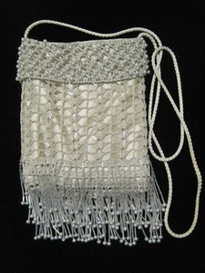 Y&S Vintage Abendtasche Ecru Perlen Crossover innen gefüttert mit Magnetverschluss - Bild 1 von 13