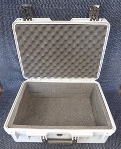 Peli (Hardigg) Storm iM2600 Case With Removable Foam Lining. Water Resistant - Picture 1 of 9