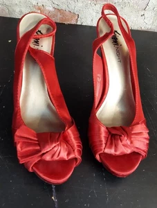 Fioni Night Womens Red Satin Pumps Shoe Size 8 Slip On 3.5" Heel R - Picture 1 of 5