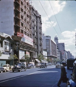 Foto realista estéreo vintage diapositiva 3D EUROPA? Street Scene - Imagen 1 de 2