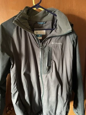 Chaqueta de lluvia Columbia Omni-Tech para hombre talla grande  Foto 1 de 4