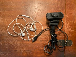 Webcam Full HD avec écouteurs ! PC, ordinateur portable et ordinateur de bureau ! - Photo 1/3