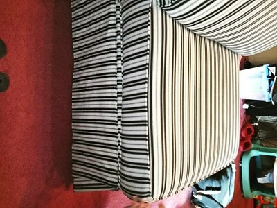 Cadeira sofá confortável com pequenos efeitos, mas tamanho decente  - Imagem 1 de 4