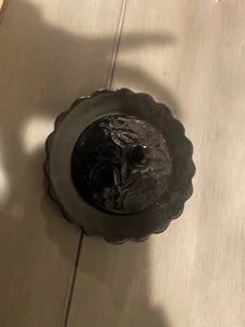 Plato de mantequilla de vidrio negro vintage pequeño plato de caramelo joyería - Imagen 1 de 4