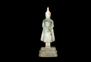 Eine Kleine Art Deco Jadeit - Figur Des Buddha Shakyamuni , Burma , Circa 1930 - Bild 1 von 9