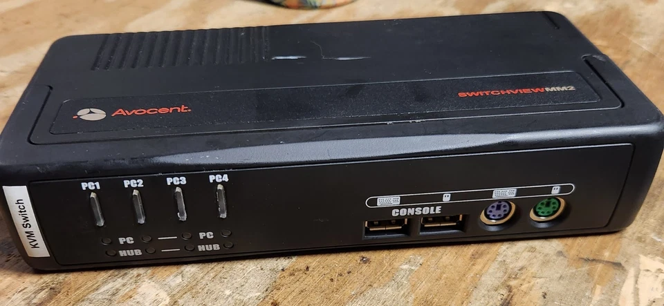 Avocent 4SVPUA10 SWITCHVIEW 4PORT CLEANED TESTED AND FUNCTIONING  - Image 1 of 3