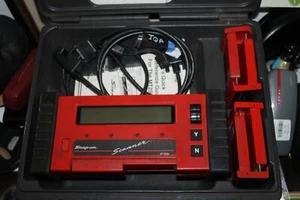 Snap-On Diagnostics Scanner Kit MT2500 W/Manuals & 5 Cartridges American cars - Picture 1 of 11