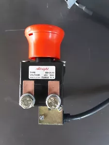 Interruptor de proximidad de emergencia Linde L12L AP año 2011 (133) 7915491622 usado - Imagen 1 de 6