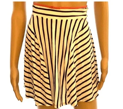 Saia Midi Listrada Feminina Charlotte Russe XS | Branca Preta Casual  - Imagem 1 de 4