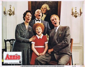 ANNIE Original Lobby Card 6 Carol Burnett Tim Curry Aileen Quinn Albert Finney