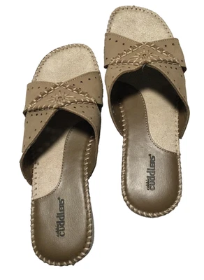 Sandalia de cuero para mujer Cobbie Cuddlers MARVI NUEVA CON ETIQUETAS talla 7,5 ancha tostada RARA Foto 1 de 4