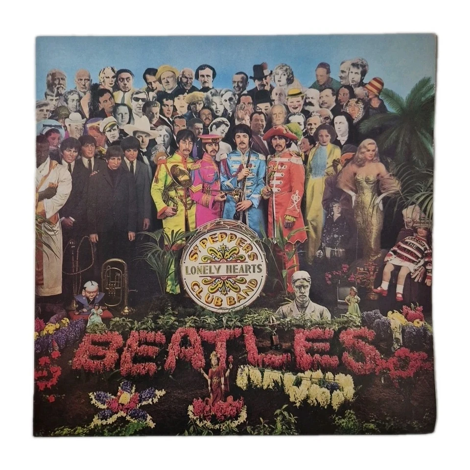 THE BEATLES - 'Sgt. Pepper's Lonely Hearts Club Band' 12" Vinyl LP Record - Image 1 of 4