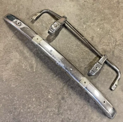 Parachoques delantero y protector de parachoques Willy's Overland Jeepster Wagon 1948-1963 Foto 1 de 4