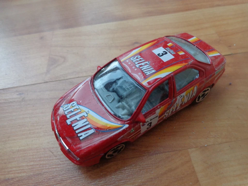 Burago 1/43 Classico' Strada Fuoco' Rosso Alfa Romeo 156 Pressofuso Auto 4111 - Immagine 1 di 1