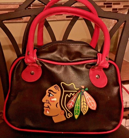 NWOT NHL Chicago Blackhawks purse with large logo, handles, inside zipper Cover