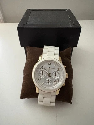 Reloj pulsera Michael Kors de cuarzo blanco pasarela MK5145 para mujer Foto 1 de 3