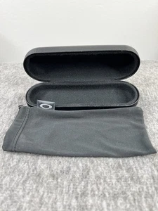 Oakley Black Hard Clamshell Sunglasses Eyeglasses Case with Cleaning Cloth - Picture 1 of 12
