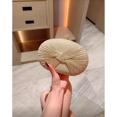 Bolso sin asas de noche plisado brillante bolso de hombro de barbilla dorada para mujer Foto 1 de 4