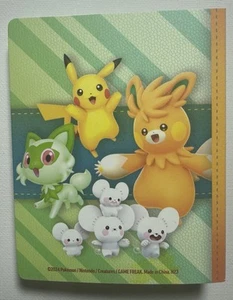 Pikachu Adventure Chest Mini Binder Paldea Portfolio Neu - Bild 1 von 2