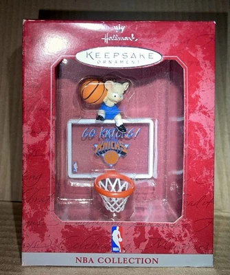 1998 Hallmark NEW YORK KNICKS Ornament :: Officially Licensed by the NBA - Image 1 of 2