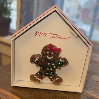 Broche prendedor Betsey Johnson niña pan de jengibre nuevo en caja 2” X 2 1/4” Foto 1 de 3