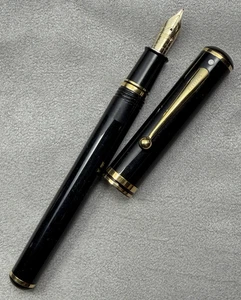 SHEAFFER CONNAISSEUR CLASSIC  FOUNTAIN PEN c1980s, 18K NIB - Picture 1 of 14