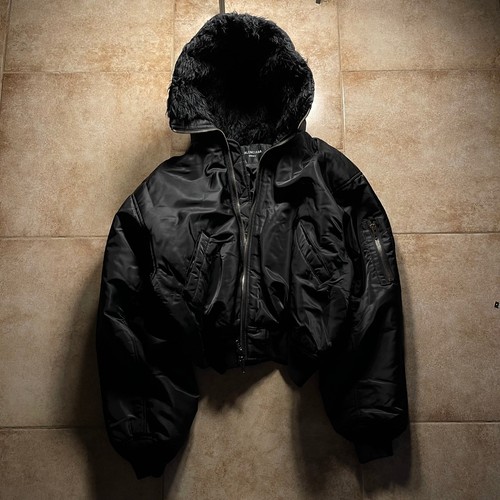 Giacca bomber con cappuccio in pelliccia Balenciaga