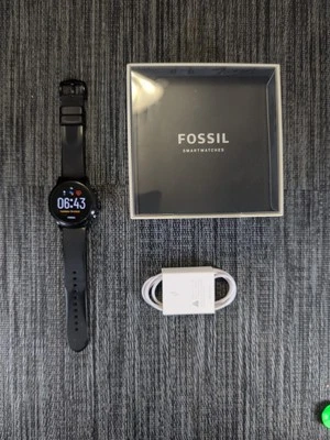 Fossil Gen 5 4mm Black Silicone Black Smartwatch - FTW4025 - Image 1 of 4
