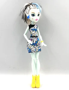 Muñeca Frankie Stein Monster High de Mattel Ghoul Spirit muñeca gótica - Imagen 1 de 13