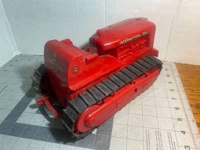 Vintage 1950's Product Miniatures International TD-24 Crawlier Tractor 1/16 - Image 1 of 4