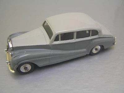 Dinky Toys 150 Rolls Royce Silver Wraith made in England 1/43 scale NM+ - Image 1 of 4