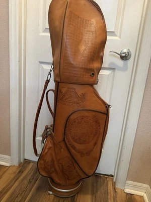 Bolsa de golf mexicana azteca/maya de cuero mecanizada a mano, con cubierta para la cabeza. Impresionante Foto 1 de 4