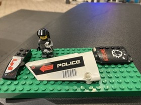 LEGO Space Police officer 4 with air tank minifigure Part Lot 4 5973 5972 Sp096