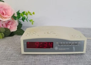 Vintage General Electric 7-4812A Beige Digital AM/FM Alarm Clock Radio Works - Picture 1 of 6