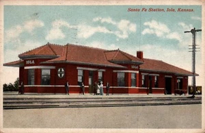POSTAL FERROCARRIL ESTACIÓN SANTA FE IOLA KANSAS - 1915 - Imagen 1 de 2