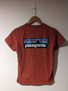 Patagonia Logo Responsibili-Tee Orange Kids Small T-Shirt - Picture 1 of 5