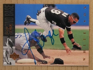 AUTOGRAPHED - Joey Cora Upper Deck #371 Chicago White Sox 1994 - Picture 1 of 2