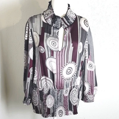 Top Piano Multicolor Estampado Geométrico, Elástico Fruncido, Cuello Laguna de 3 Botones, 1X Foto 1 de 4