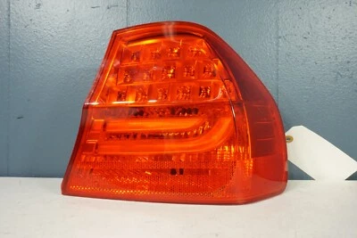BMW 328i Serie 3 2009-2010-2011 luz trasera exterior derecha halógena con LED OEM Foto 1 de 4